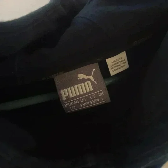Essential black on black puma hoodie size large - Picture 2 of 2